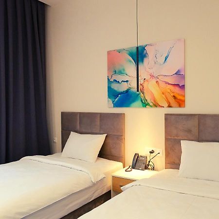 Add Hotel 阿拉木图 外观 照片